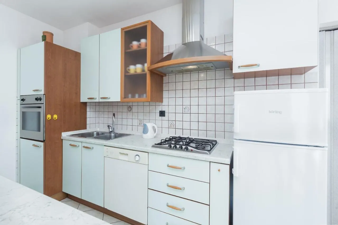 Apartments Emil Pula 0*,  Croatia