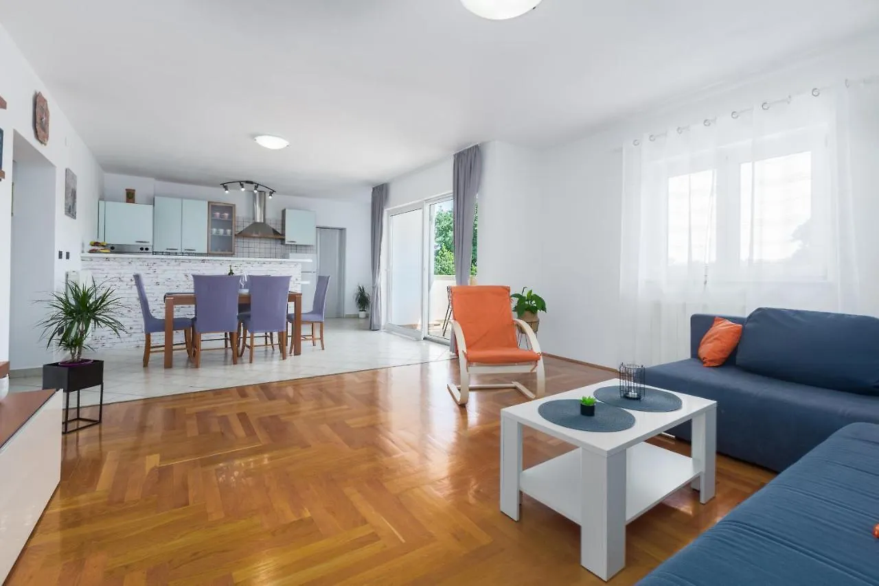Apartments Emil Pula Croatia